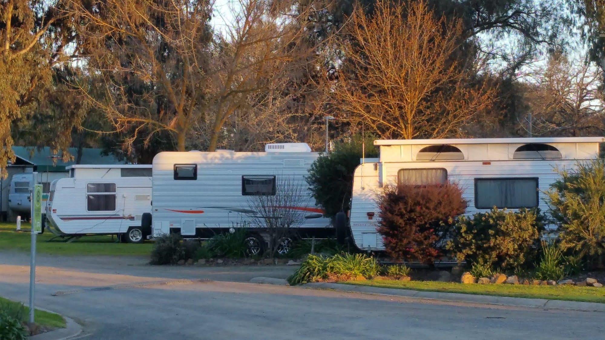 Yea Riverside Caravan Park Dış mekan fotoğraf