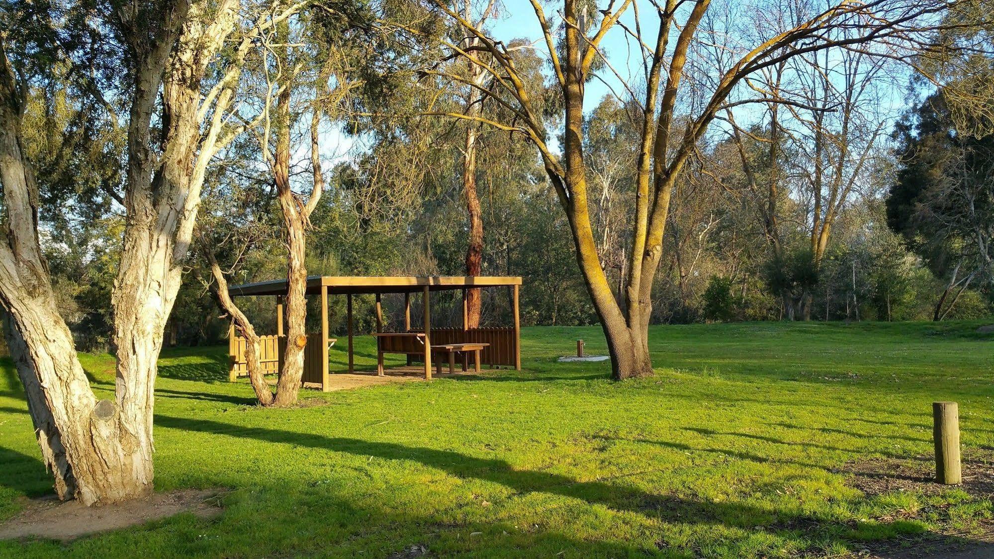 Yea Riverside Caravan Park Dış mekan fotoğraf